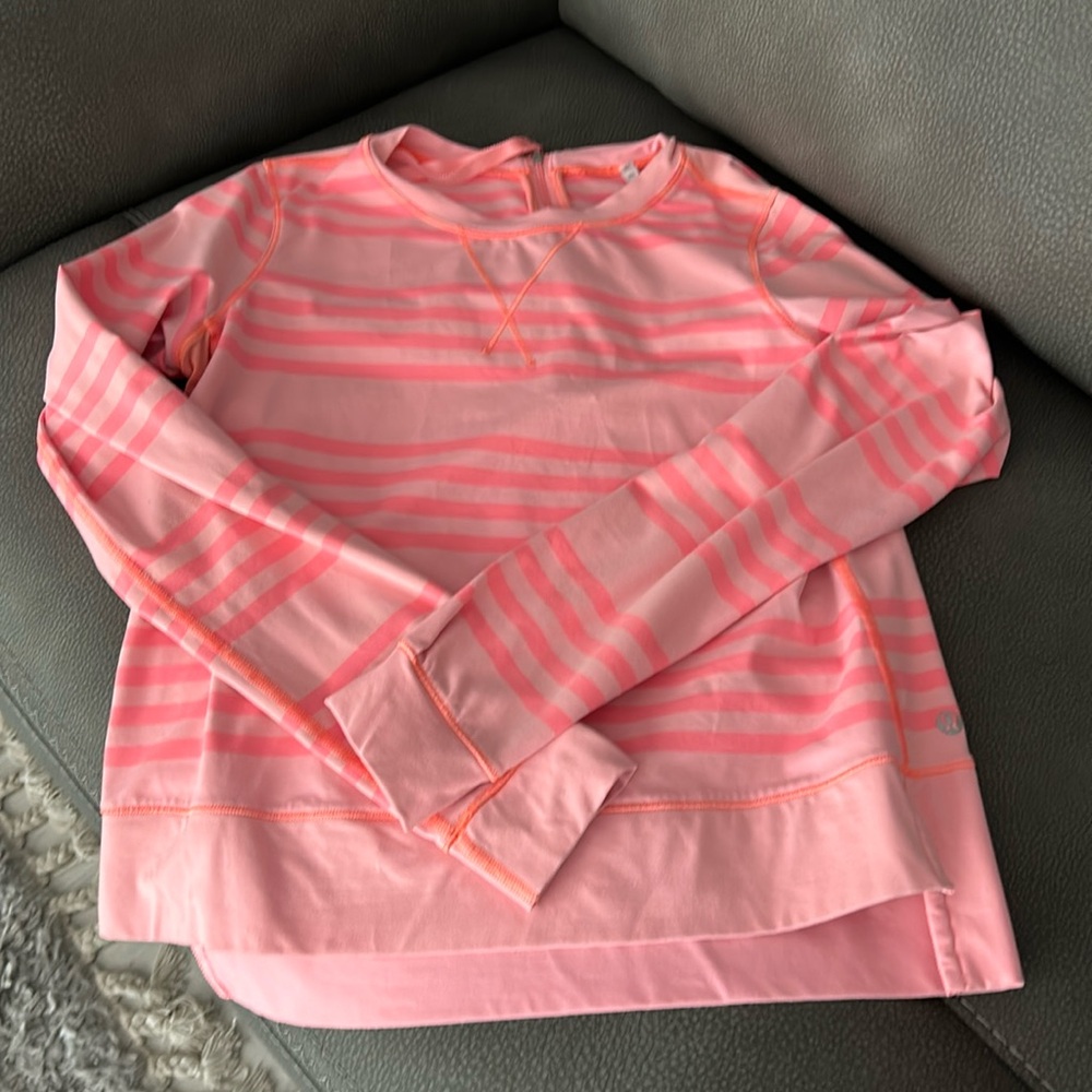 Lululemon stretchy long sleeve top